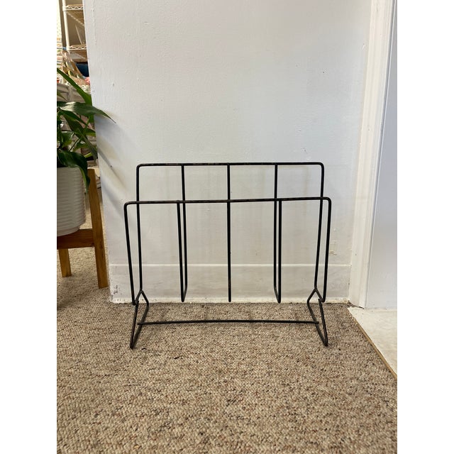 1970s Mid-Century Modern Black Iron Wire Magazine Rack. For Sale - Image 5 of 7