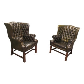 Georgian Style Gentleman's Wing Back Chesterfield Chairs in Leather, 1920, Set of 2 For Sale