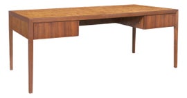 Example of Stow and Davis Desks