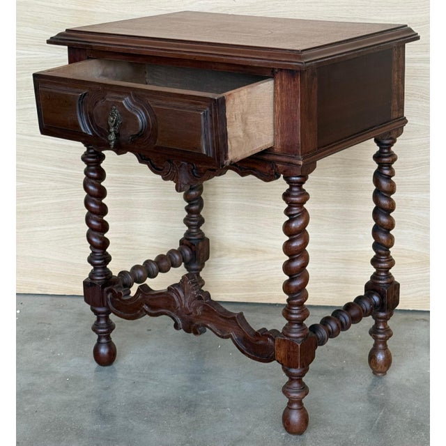 Spanish Mid 20th Century Pair of Spanish Carved Nightstands with Drawer and low crest For Sale - Image 3 of 18
