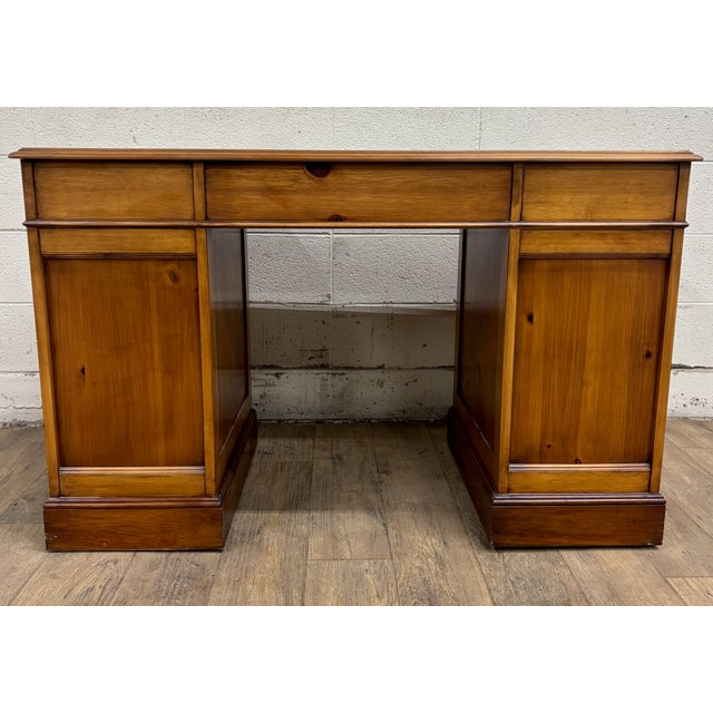 Vintage Sligh Lowry Furniture Green Leather Top Executive Desk For Sale - Image 18 of 18