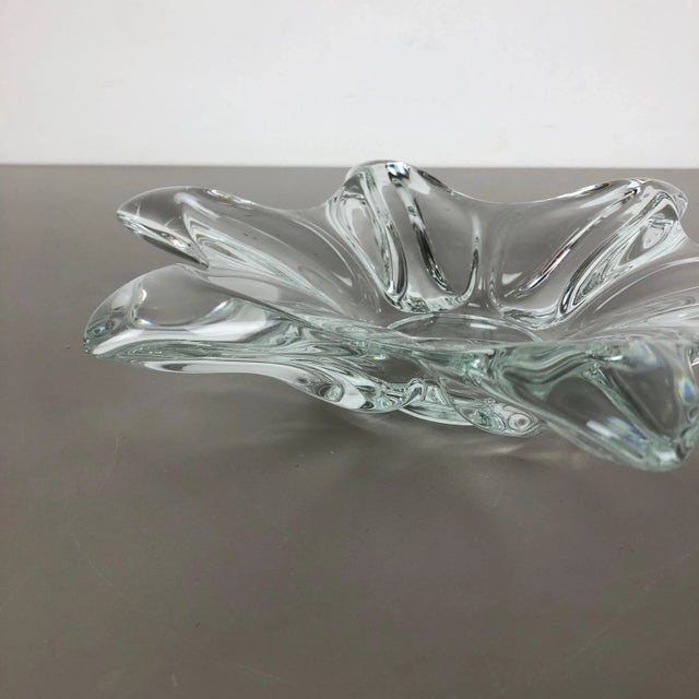 Large French Floral Crystal Glass Shell Bowl from Vannes Art, 1970s For Sale - Image 4 of 18