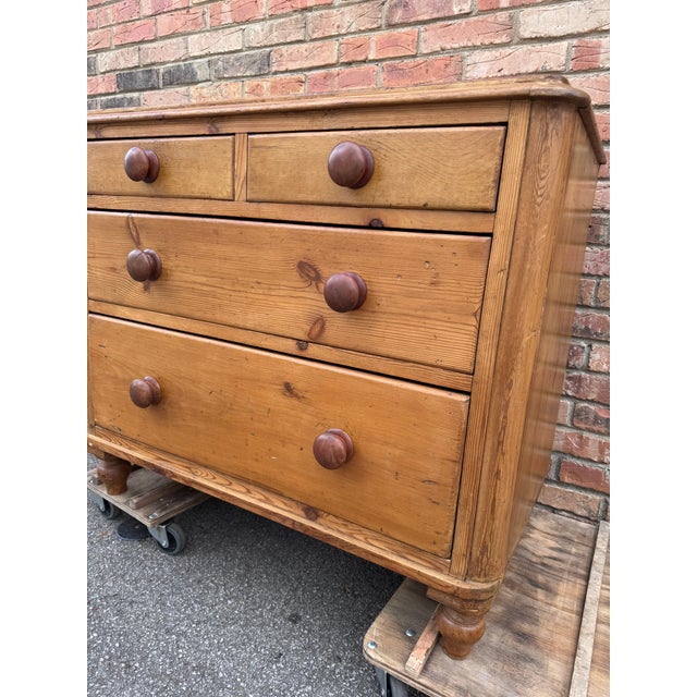 Late 19th Century 19th Century English Pine Chest of Drawers For Sale - Image 5 of 10