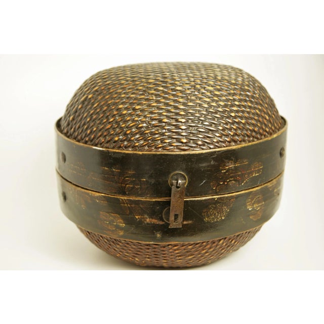 Chinese Chinese Woven Rattan Hat Box - 16" - Late 19thc. For Sale - Image 3 of 11
