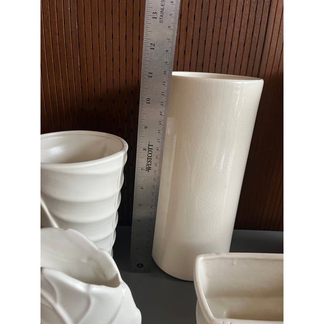 Vintage Cream/White Pottery Ceramics 40s McCoy/Bauer/Usa/Catalina Lot (12) For Sale - Image 14 of 16