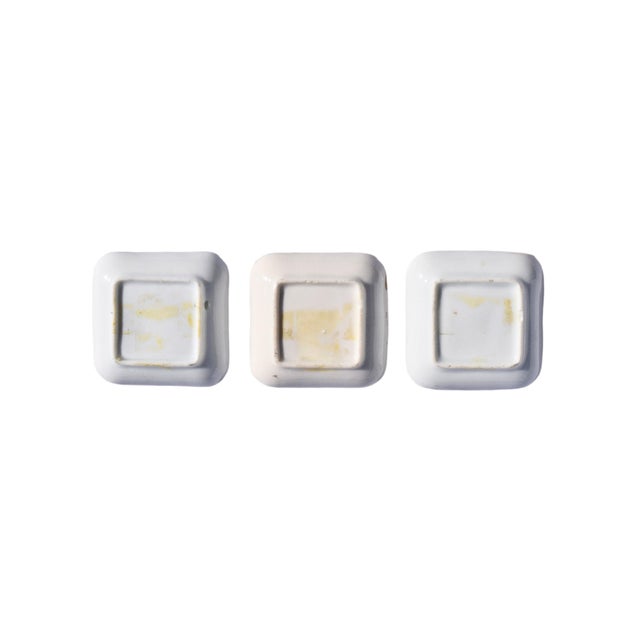 Traditional Late 20th Century Set of Three Portrait Miniature Porcelain Dishes For Sale - Image 3 of 6
