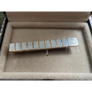 Rare Vintage Dunhill Gold Plated Tie Clip With Original Dunhill Case Circa 1960 For Sale