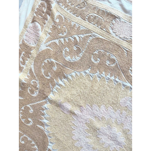 1970s Suzani Wall Hanging For Sale In New York - Image 6 of 9