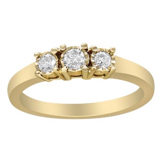 14K Yellow Gold Plated .925 Sterling Silver 1/4 Cttw Diamond 3 Stone Illusion Plate Ring (J-K Color, I1-I2 Clarity) - Size 7 For Sale