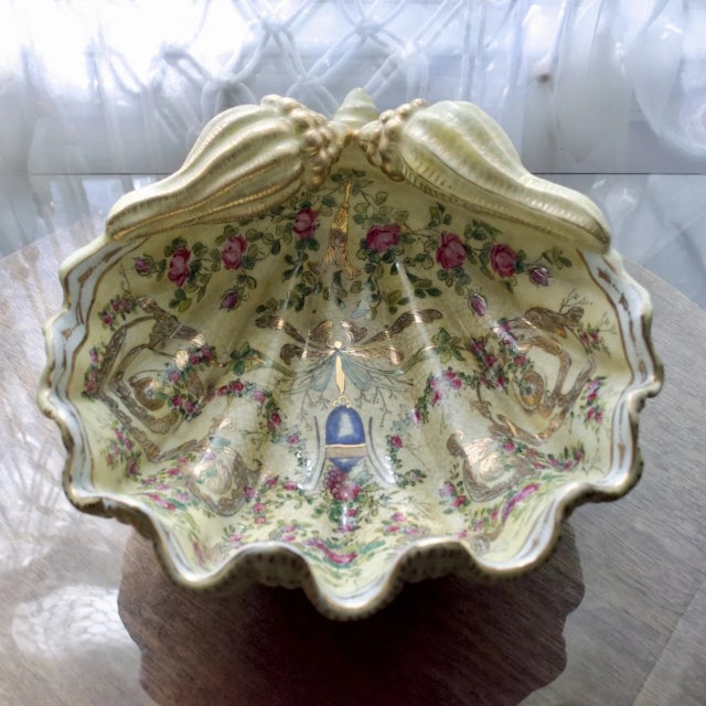 1970s United Wilson 1897 Chinese Porcelain Shell Bowl – Hand Painted Floral With Gold Accents, Hong Kong For Sale - Image 5 of 12