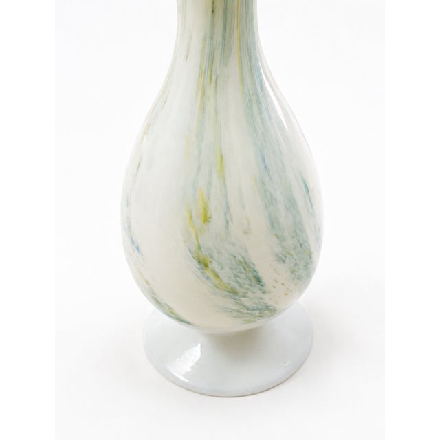 1970s Mid-Century Italian Opaline Glass Solifleur Vase from Cristalleria La Toscana, 1970s For Sale - Image 5 of 7