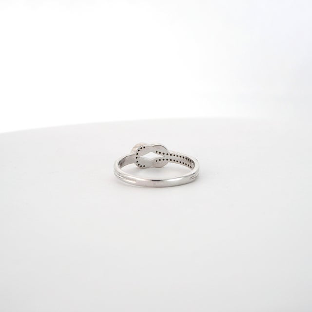 18k White Gold Knot Ring With Round White Diamonds Size 7 For Sale - Image 16 of 18