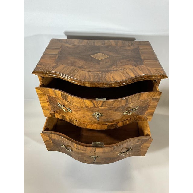Baroque Small Baroque Chest of Drawers in Walnut, 1760 For Sale - Image 3 of 16