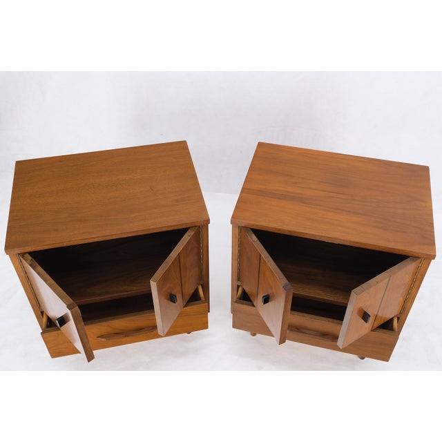 Light Walnut Double Door Compartment One Drawer Cone Tapered Legs End Tables For Sale - Image 11 of 18