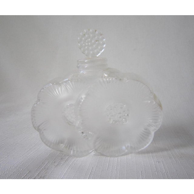 Art Deco Signed Lalique Deaux Fleurs Perfume Bottle For Sale - Image 3 of 5