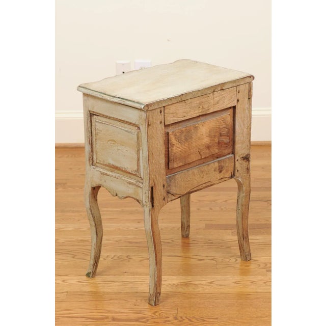 1880s French Rococo Style 3-Drawer Chest For Sale - Image 4 of 13