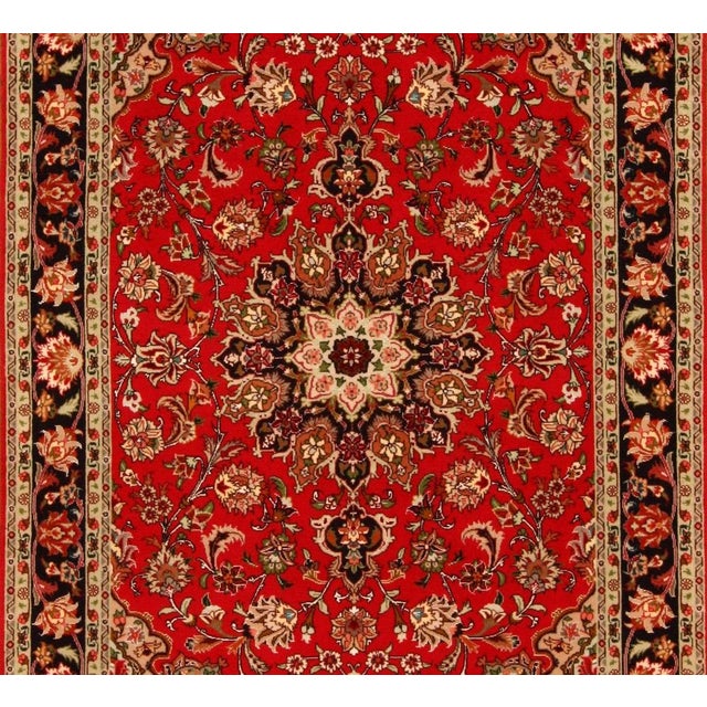 Middle Eastern Rug in Wool For Sale - Image 3 of 11