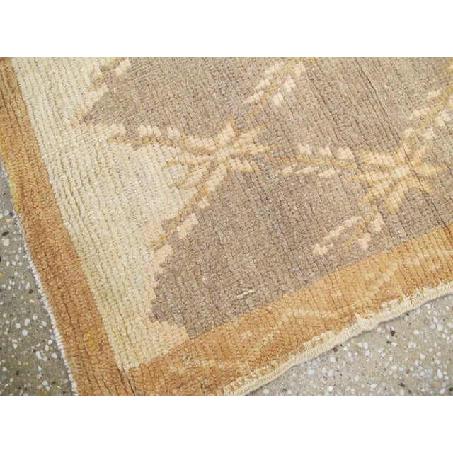 Gray Galerie Shabab Collection Mid-20th Century Turkish Anatolian Throw Rug For Sale - Image 8 of 9