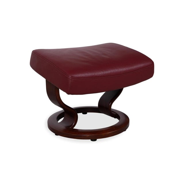 Set of Leather Atlantic Recliner and Ottoman in Red Genuine Leather from Stressless For Sale - Image 9 of 18