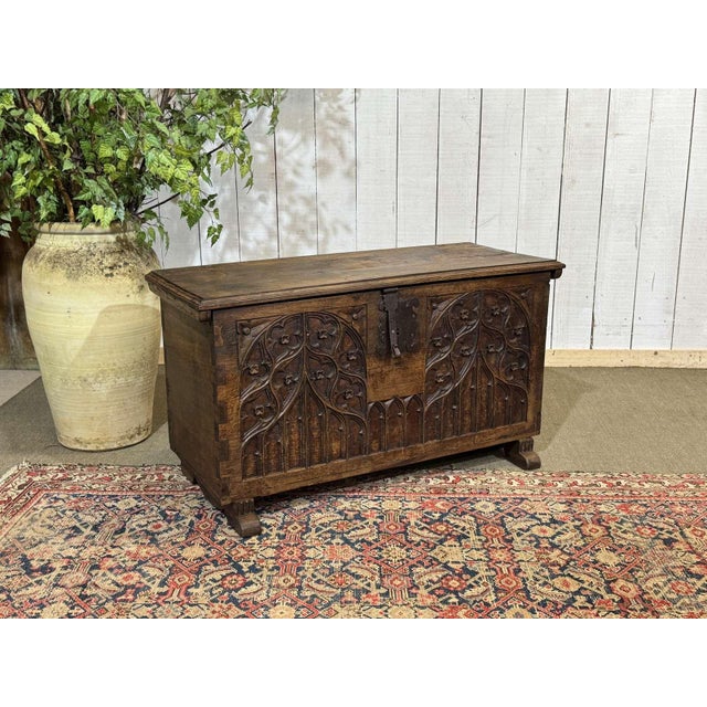 18th Century Oak Chest with Gothic Decoration For Sale - Image 4 of 18