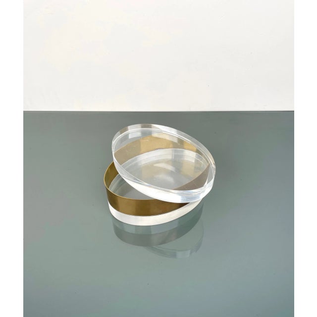 Metal Italian Oval Decorative Box in Acrylic Glass and Brass, 1970s For Sale - Image 7 of 11