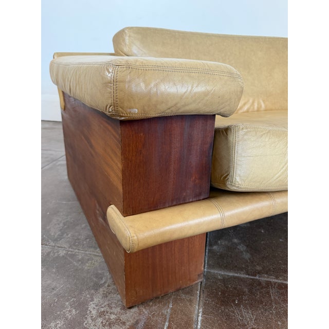 1970s Vintage 1980’s Italian and Walnut Sculptural Leather Loveseat For Sale - Image 5 of 18