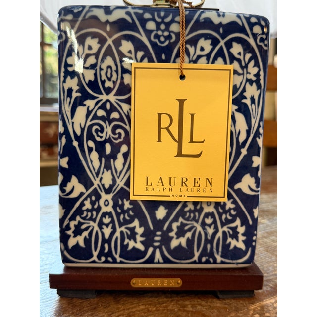 Mid 20th Century Ralph Lauren Cobalt Blue & White Chinoiserie Ceramic Table Lamps – Pair For Sale In Miami - Image 6 of 7