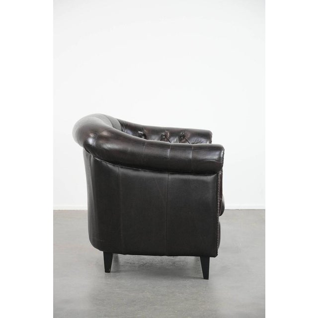 Chesterfield Club Chair in Dark Cowhide Leather For Sale - Image 3 of 14