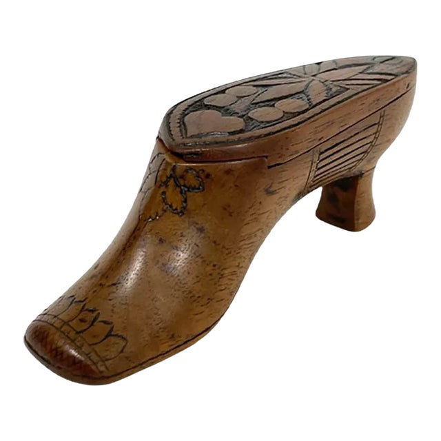 Early 19th Century Dutch Wooden Shoe Shaped Snuff Box For Sale