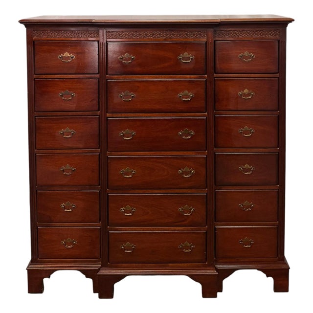 Vintage Lexington Palmer Home Collection Chippendale Style Mahogany Gentlemen’s Chest of Drawers For Sale