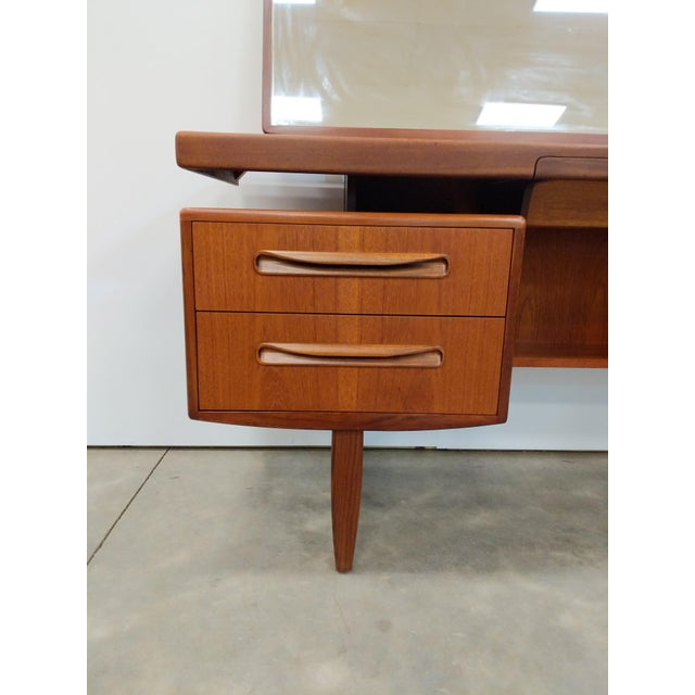 1960s Vintage Mid Century Modern Teak Dressing Table / Desk by G Plan For Sale - Image 5 of 7