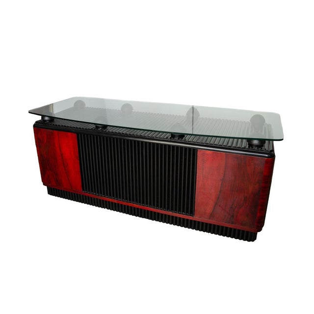 The design is exciting and unique, reminiscent of French Art Deco on the one hand, but also of the best Werkbund designs...