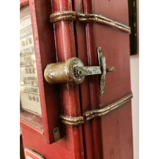 Vintage Limited Edition Texaco Case Cabinet in the Shape of Petrol Pump, 2000s For Sale - Image 11 of 13