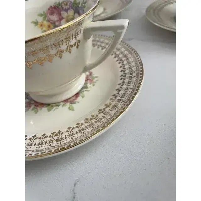 Vintage 22 Karat Gold Tea/Coffee Cup & Saucer- 8 Sets For Sale In Chicago - Image 6 of 12
