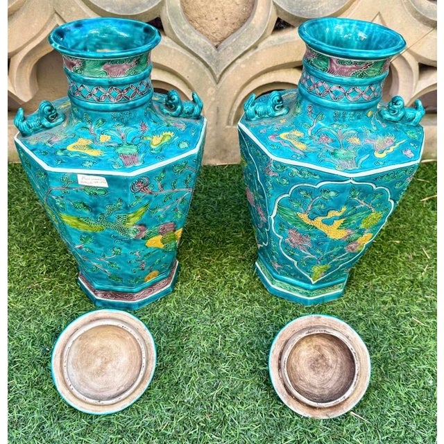 Rare Pair of Chinese Turquoise-Ground Fahua Ware Octagonal Lidded Vases, Ming For Sale - Image 16 of 18