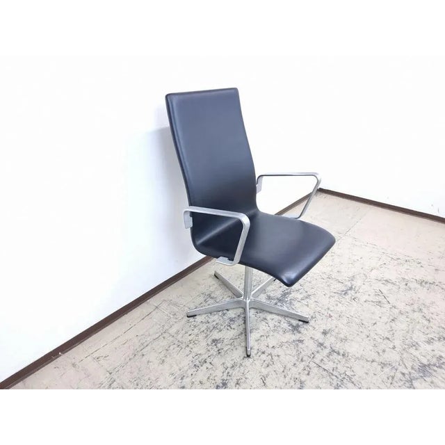 Fritz Hansen Leather Oxford Desk Chairs by Arne Jacobsen for Fritz Hansen, Set of 3 For Sale - Image 4 of 13