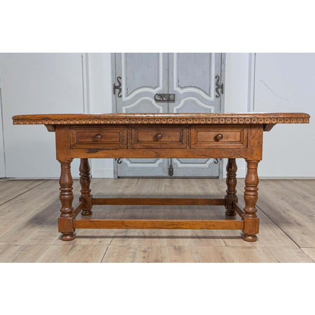 Tuscan 1790s Walnut Refectory Table with Carved Scoop Motifs and Turned Legs For Sale - Image 11 of 18