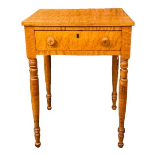 1800’s Solid Beautiful Tiger Maple, Curly Maple / Flame Maple Side Table. For Sale