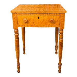 1800’s Solid Beautiful Tiger Maple, Curly Maple / Flame Maple Side Table.