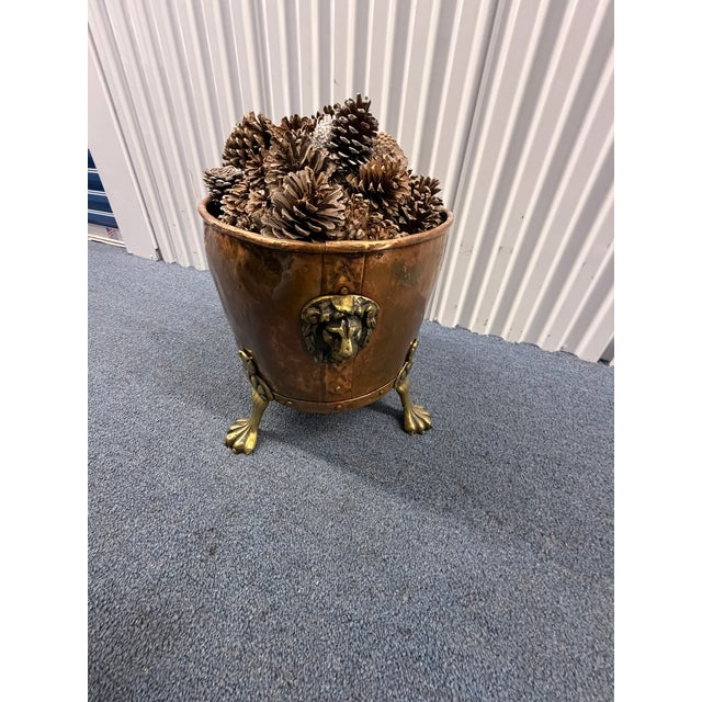Antique Copper & Brass Kindling and Wood Holder – Lion Head Ring Pulls & Claw Feet For Sale In Chicago - Image 6 of 7