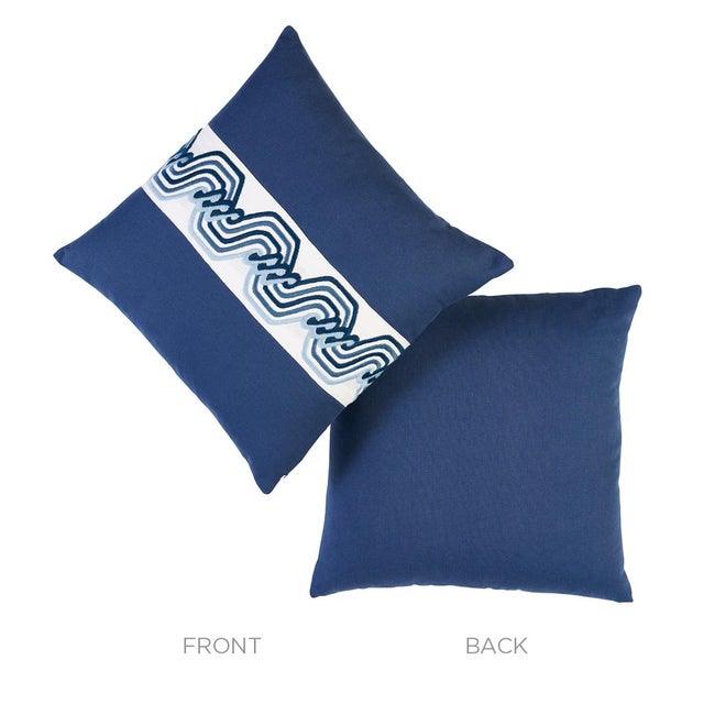Contemporary Schumacher The Twist Embroidered 18" Pillow in Marine For Sale - Image 3 of 4