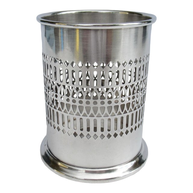 Vintage English Sheffield Silversmith Co., Celtic-Fretted Silver Plate Wine Bottle Holder, Syphon Stand For Sale