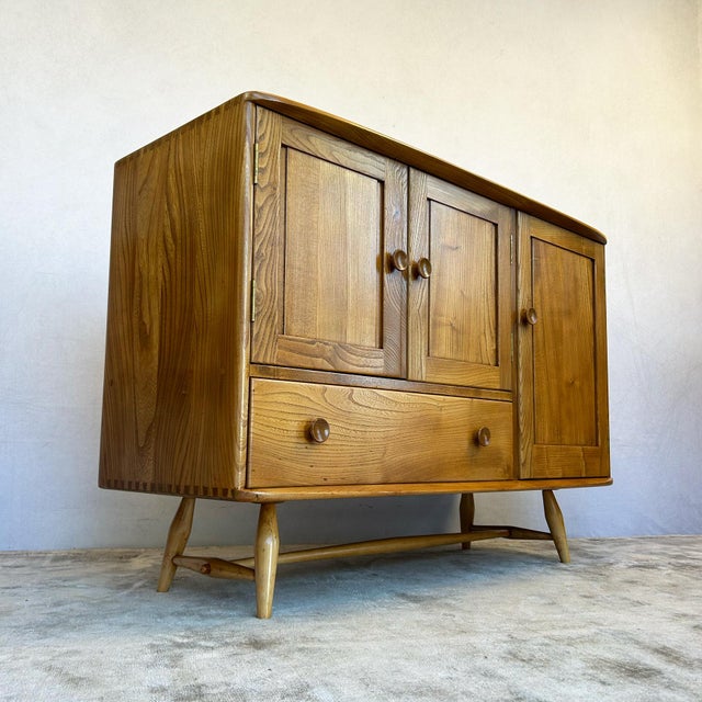 Ercol Model 467 Elm Sideboard by Lucian Ercolani for Ercol, 1950s For Sale - Image 4 of 18