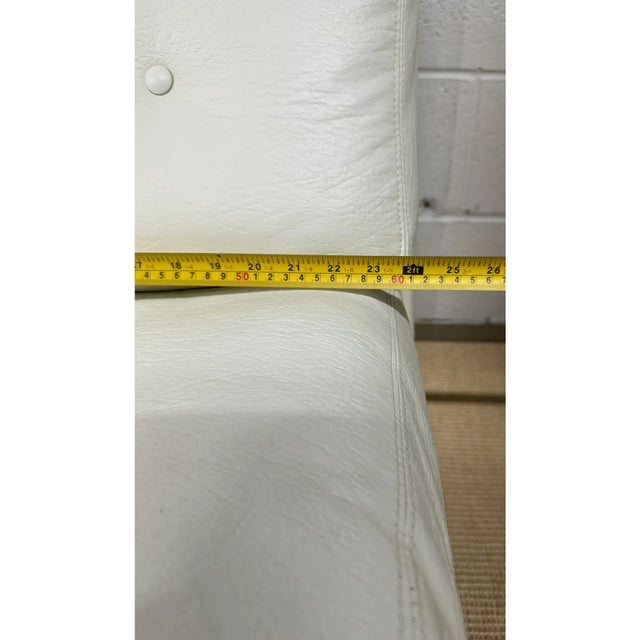 Mid-Century Modern 1960s Pair of Baughman Attributed White Leather Swivel Lounge Chairs For Sale - Image 3 of 11