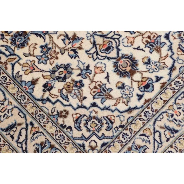 Kashan Rug in Hand-Knotted Virgin Wool For Sale - Image 6 of 11