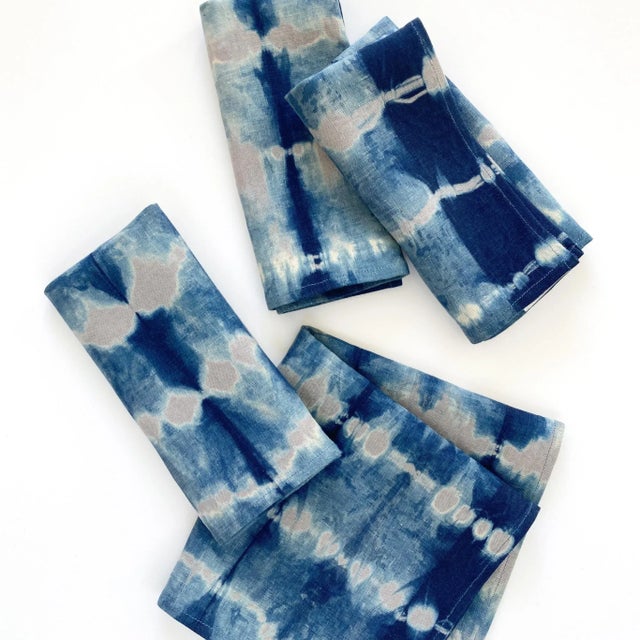 Abstract Rousseau Silver Gray & Indigo Abstract Pattern Hand Dyed Linen Napkins- Set of 4 For Sale - Image 3 of 5