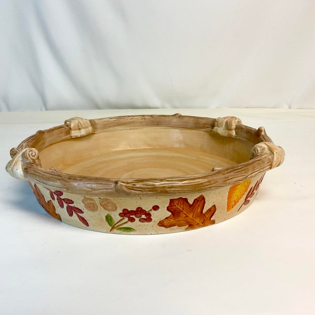 1980s Vintage Arts & Crafts Faux Bois Fall Pie Dish, Leaves, Berries & Acorns, Halloween & Thanksgiving For Sale - Image 4 of 9