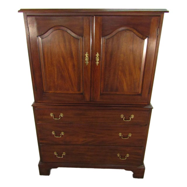 Henkel Harris Solid Mahogany Linen Chest For Sale