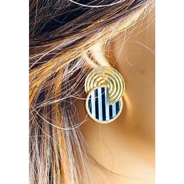 1990s 14k Yellow Gold Mother-of-Pearl, Black Onyx and Sodalite Vintage Stud Earrings, Pair For Sale - Image 5 of 7
