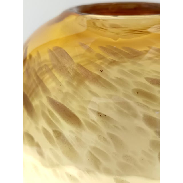 Straw Colored Murano Glass Vase with Aventurine attributed to Fratelli Toso, 1960s For Sale - Image 10 of 12